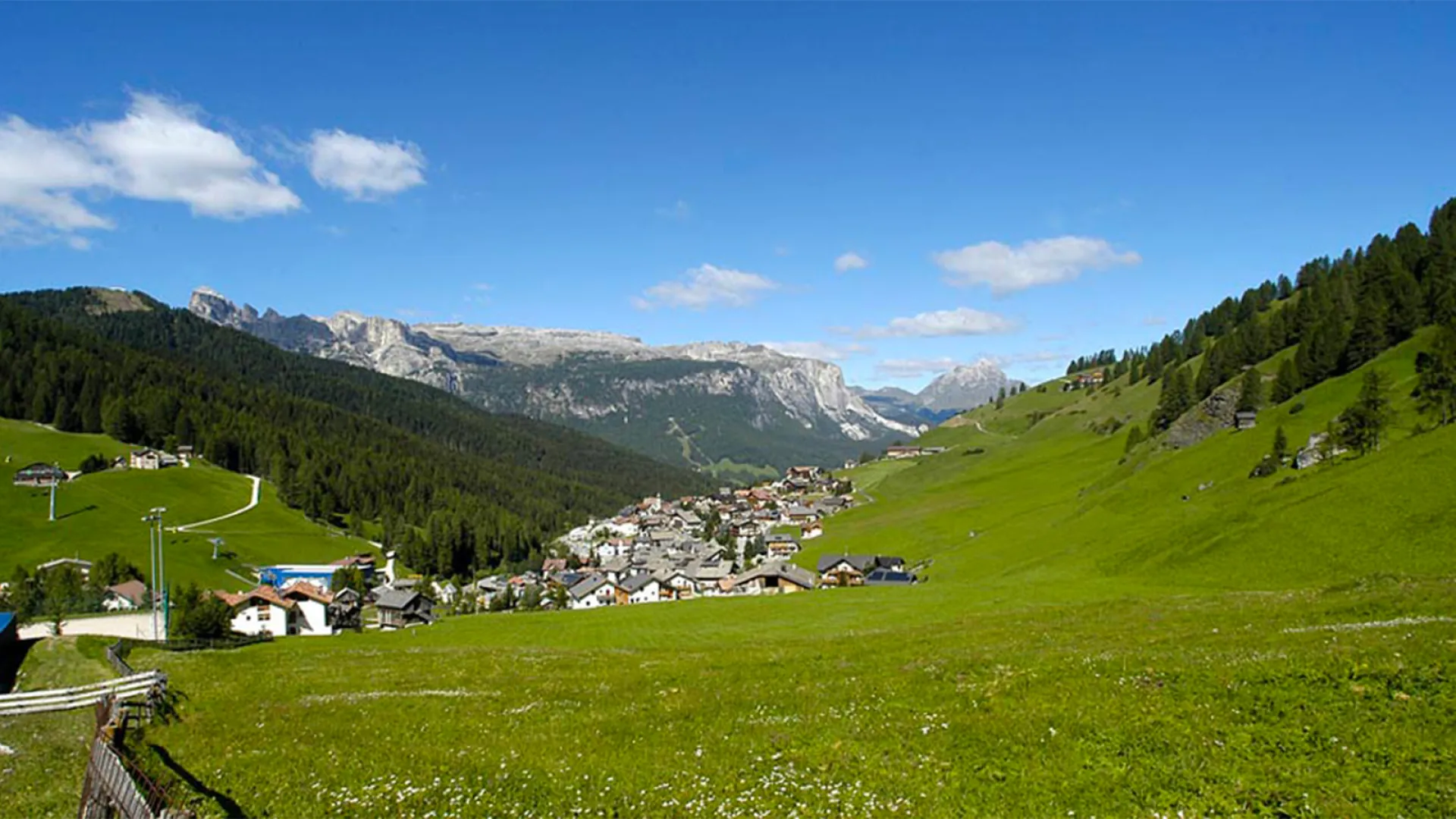 https://cdn.altabadia.it/1139/conversions/03-hotel-montanara-val-badia-header.webp