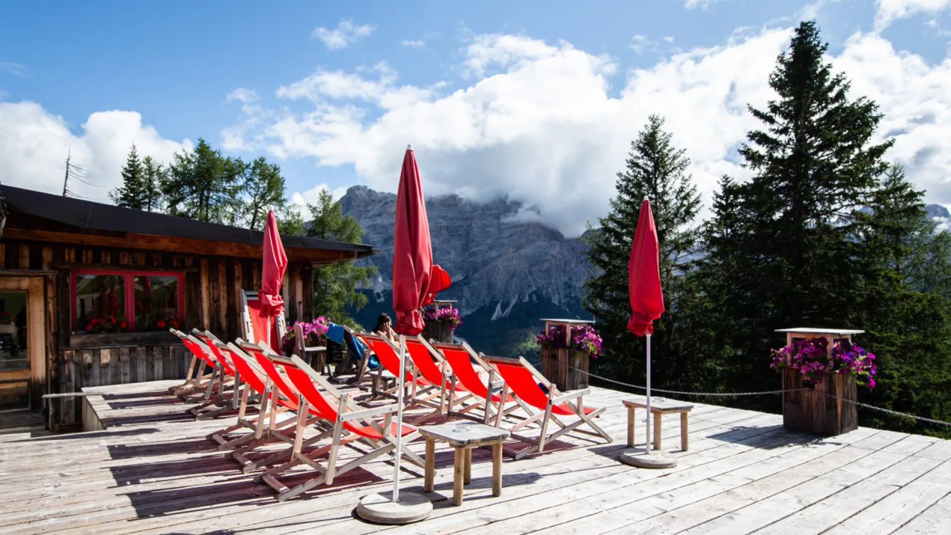 https://cdn.altabadia.it/1188/conversions/06_rifugio_las_vegas_lodge_alta_badia-header.webp