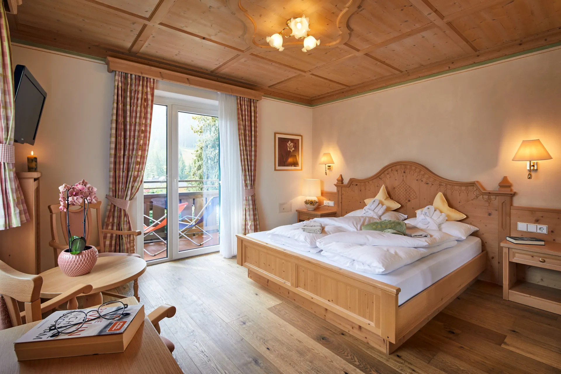 https://cdn.altabadia.it/294/conversions/26-06-20-hotel_savoy-0009-header.webp