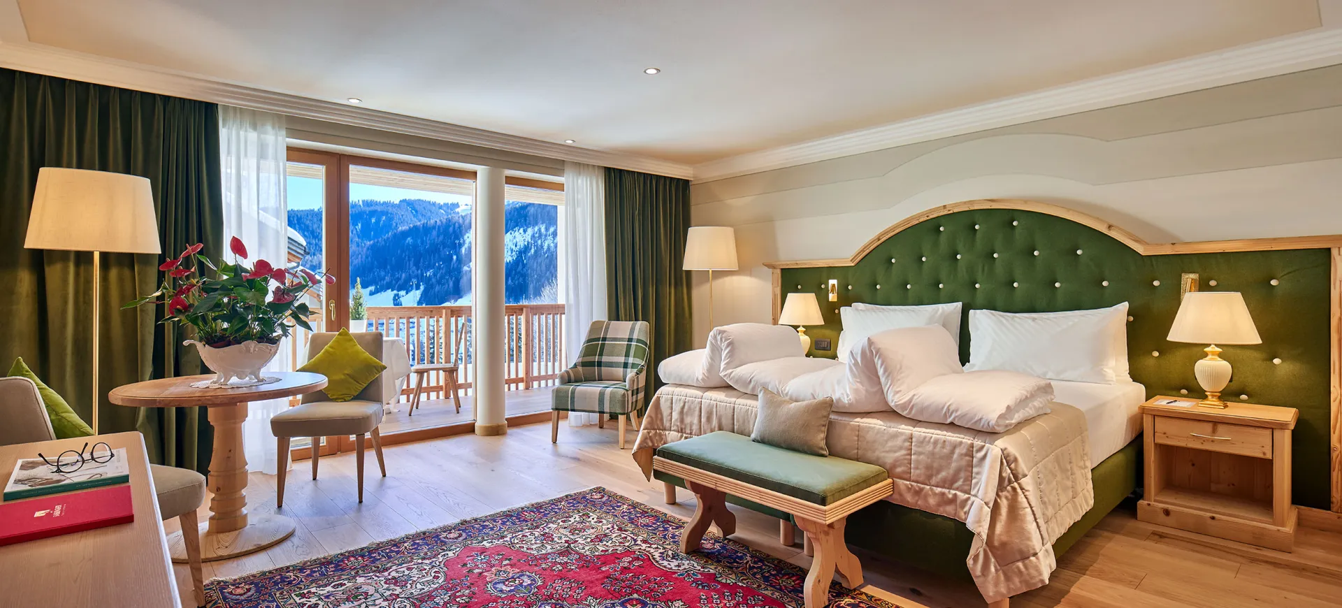 https://cdn.altabadia.it/61/conversions/Hotel_Sassongher_2019_camere_0939-header.webp