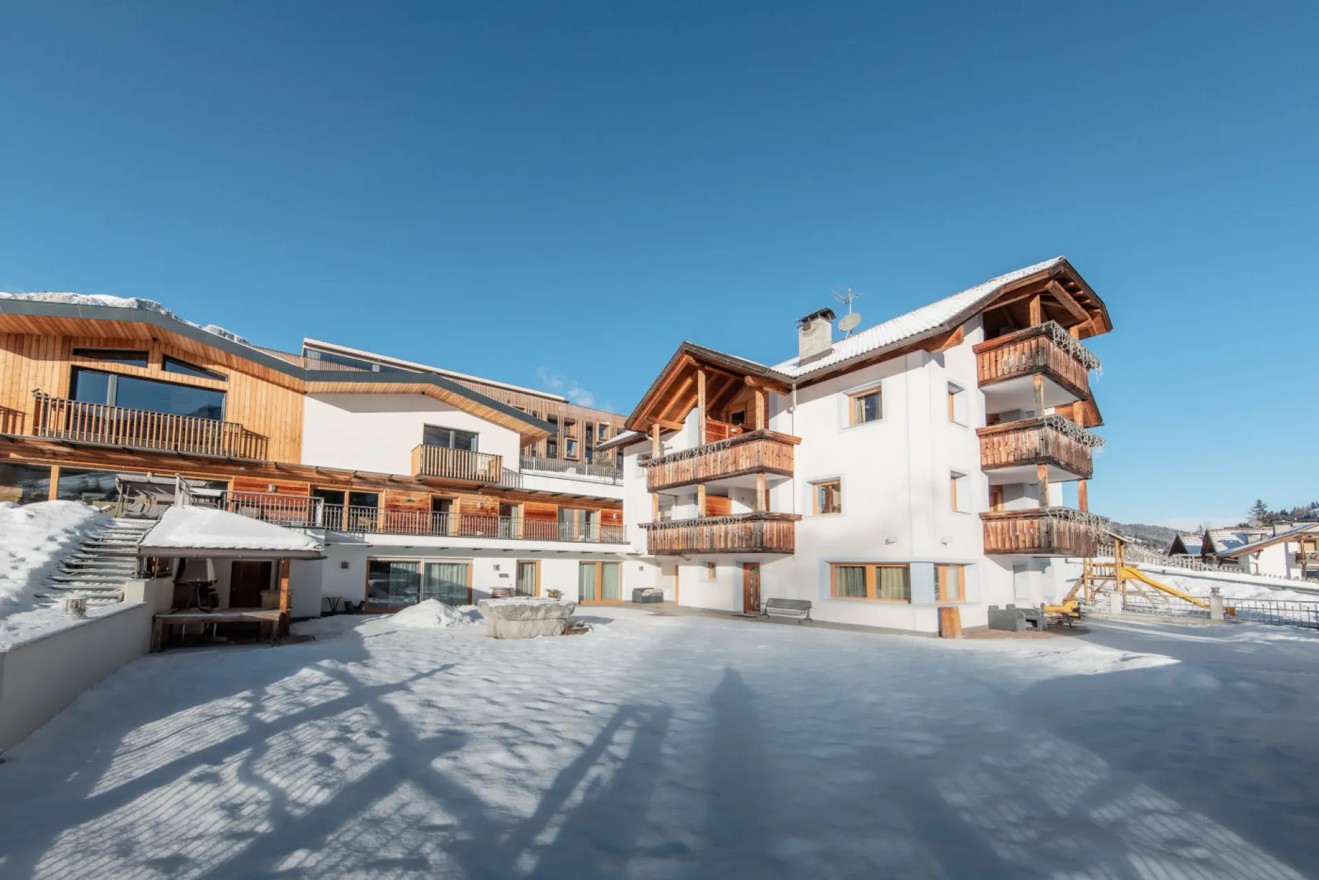 https://cdn.altabadia.it/6614/conversions/by_residenceBadia-header.webp
