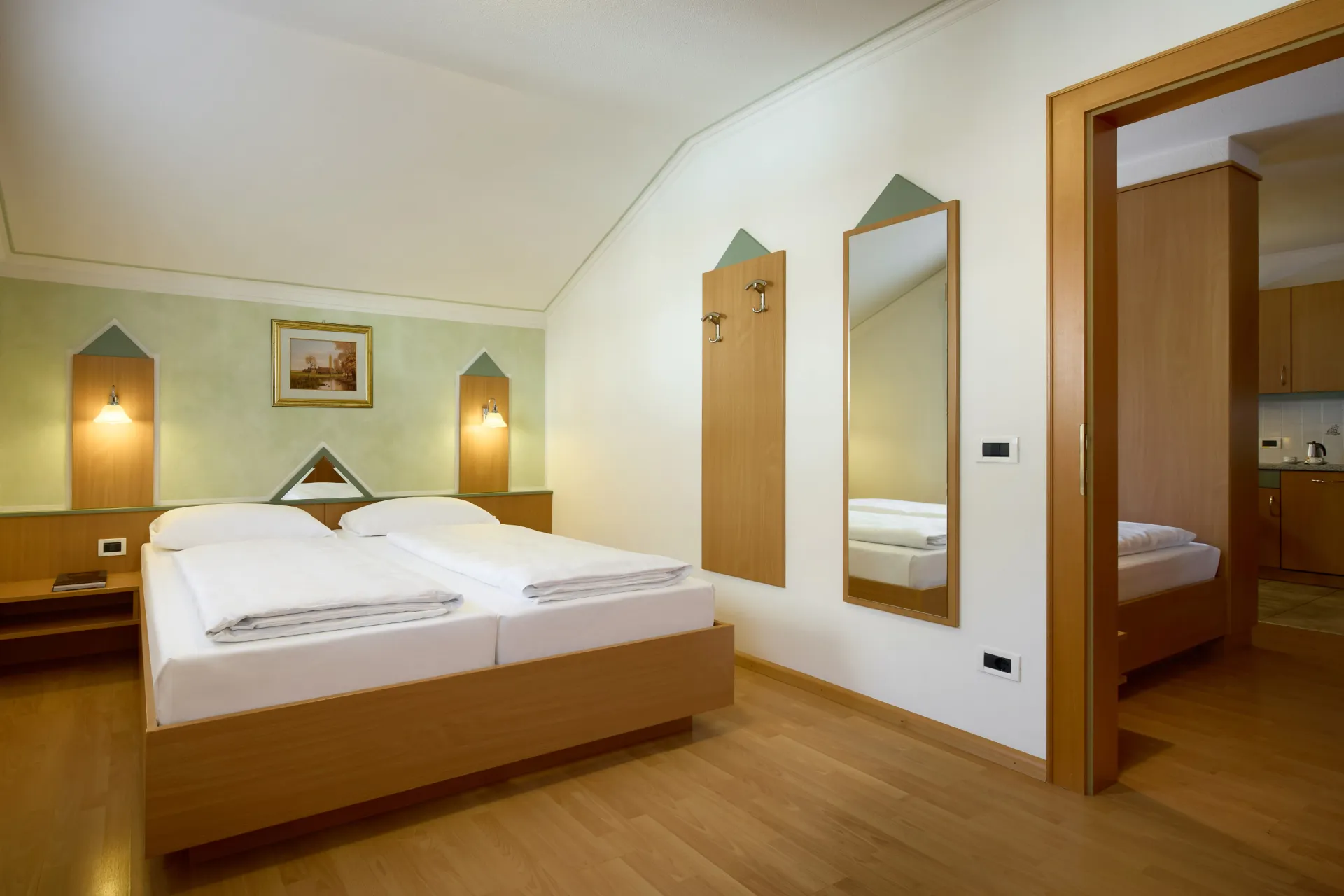 https://cdn.altabadia.it/6641/conversions/App.-4---Zimmer-header.webp