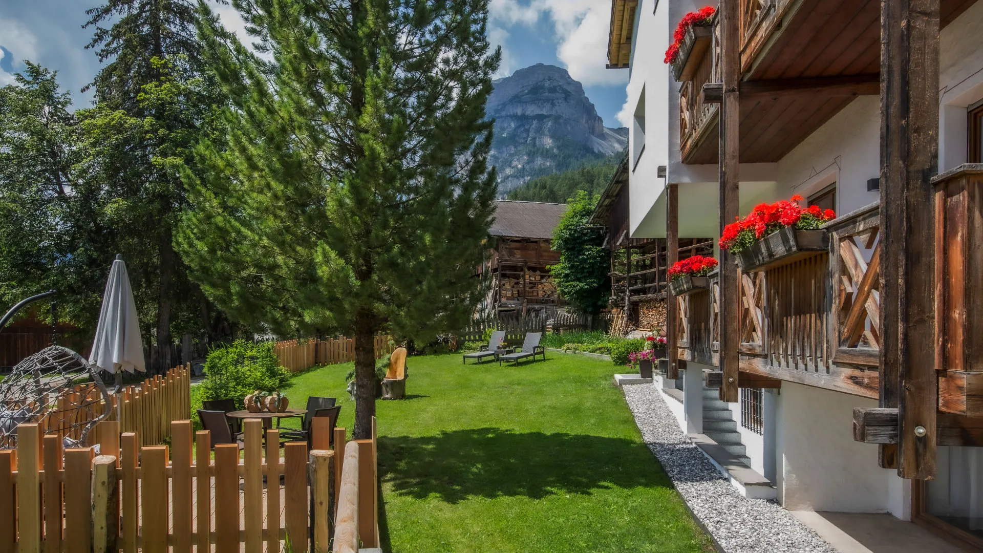 https://cdn.altabadia.it/6750/conversions/03-estate-header.webp