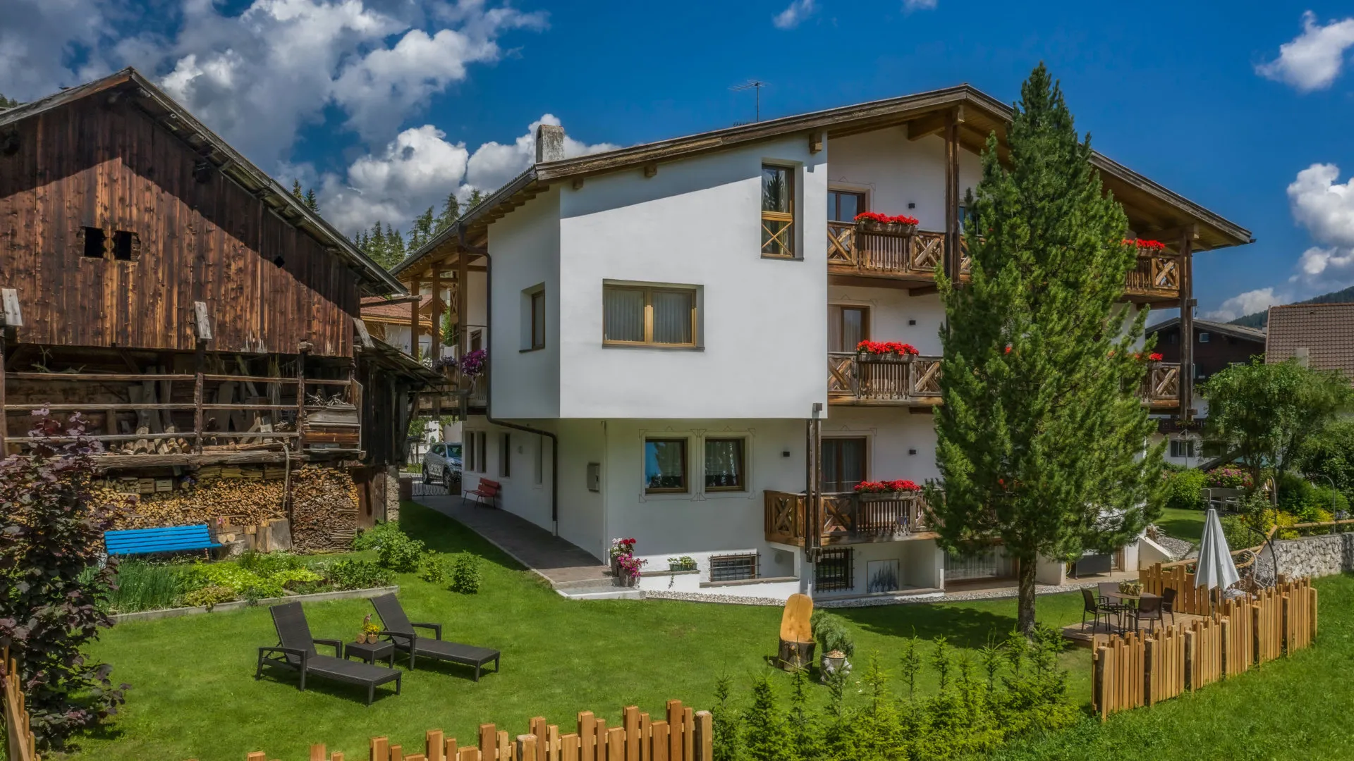 https://cdn.altabadia.it/6753/conversions/01-estate-header.webp