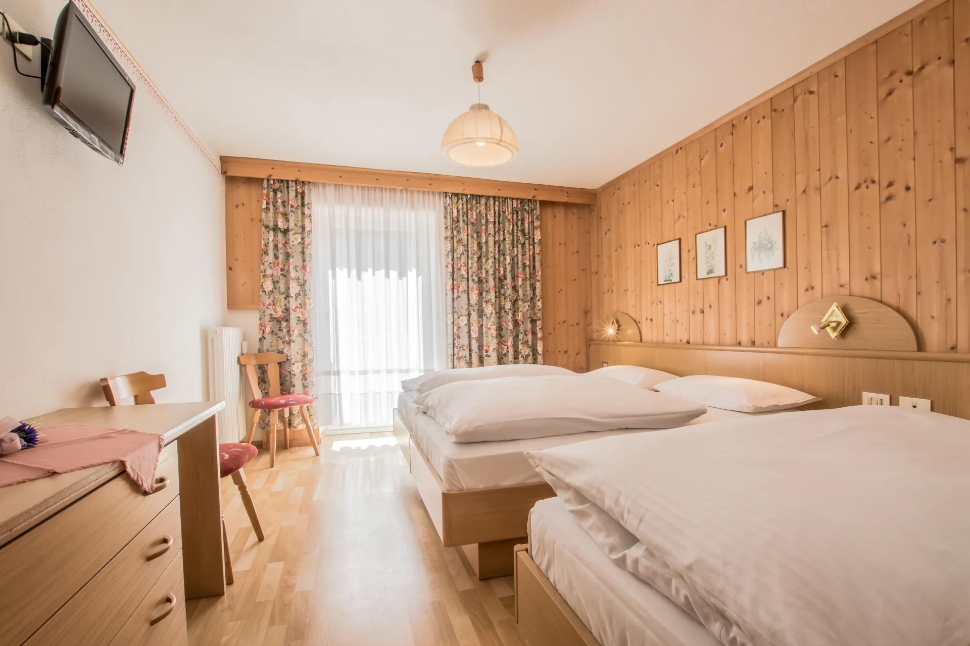 https://cdn.altabadia.it/6761/conversions/tripla-2-header.webp