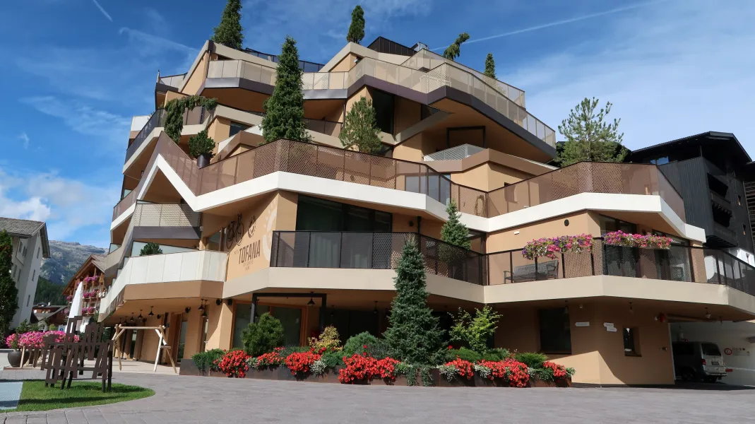 Hotel Tofana Explorer's Home